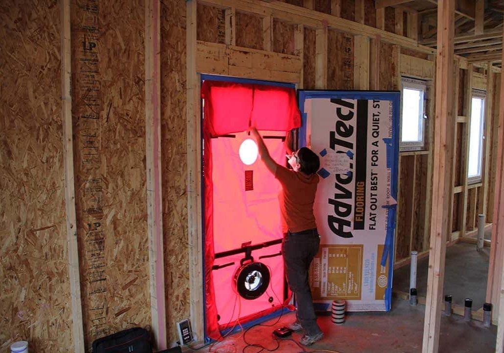 blower-door-test